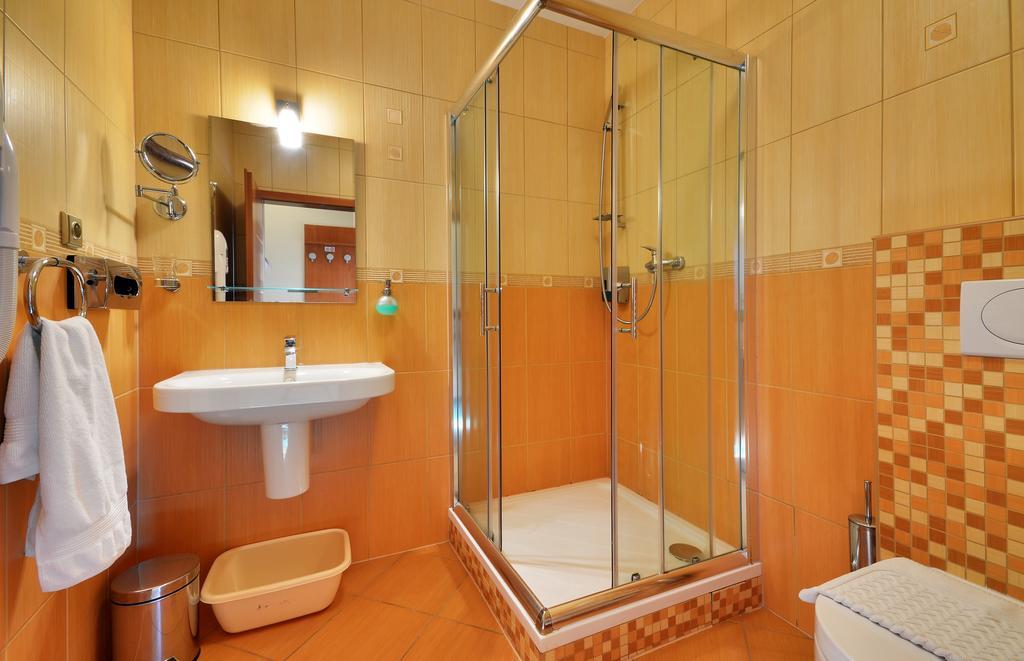 Double Room,114116378:JPEG